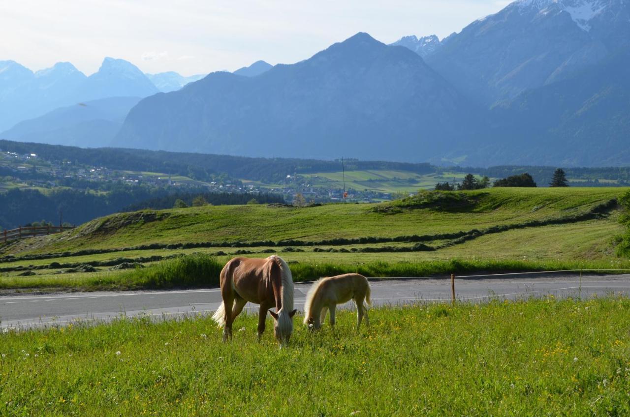 Apartment Wiesenhof - Natur & Weitblick Ueber Innsbruck - Ladestation Fuer Elektroautos Esterno foto