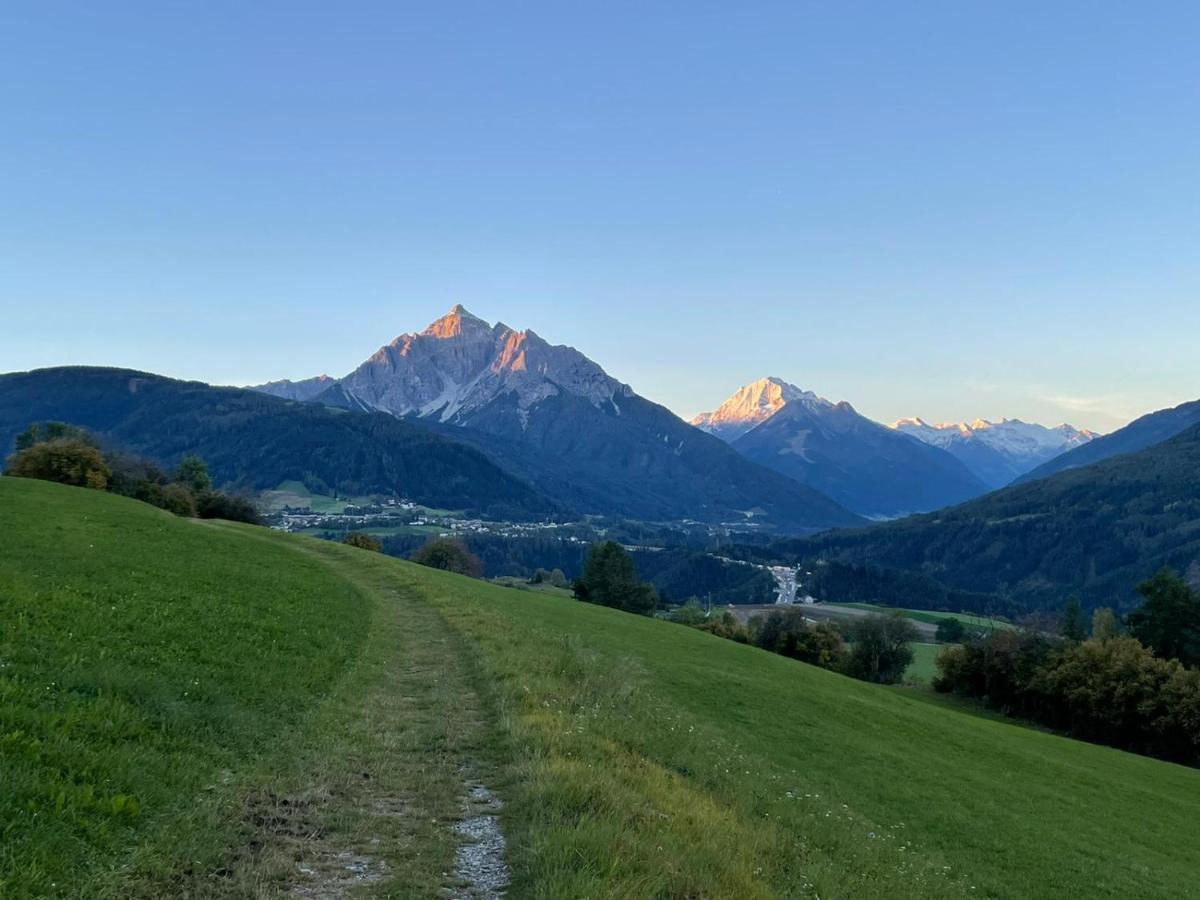 Apartment Wiesenhof - Natur & Weitblick Ueber Innsbruck - Ladestation Fuer Elektroautos Esterno foto